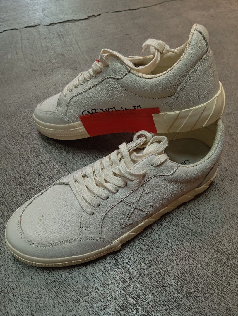 Off-white low vulcanized (Category: Casual Shoes) located in Manila. Submitted by anrey.dept19 (Listing ID 1464403922, Image 2). Description: Off-white low vulcanized Size: 45.