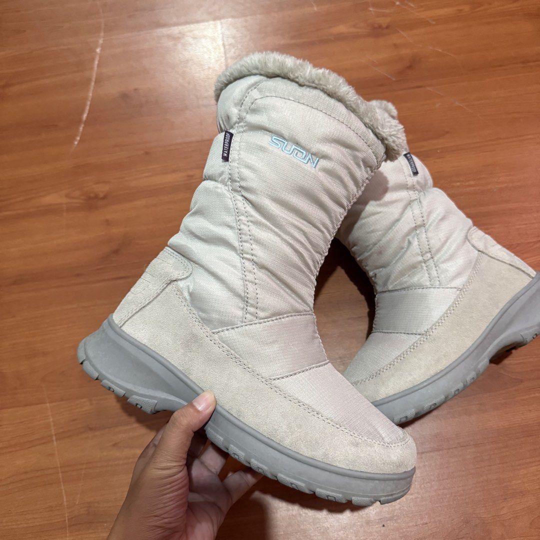 Off-white winter snow boots (Category: Boots) located in Baguio. Submitted by puss_n_boots2600 (Listing ID 1464421227, Image 2). Description: Off-white winter snow boots Size 37 Needs Cleaning.