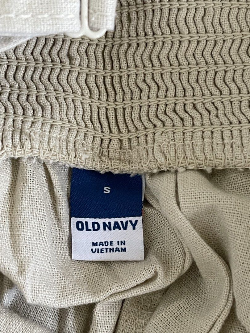 Old Navy Beige Linen Blend Jumpsuit Size S (Category: Jumpsuits) located in Quezon City. Submitted by witchinthecity (Listing ID 1464430930, Image 2). Description: - Old Navy Beige Linen Blend Jumpsuit - Square neckline with adjustable tie straps - Made in Vietnam -never worn -stored in closet for a long time .