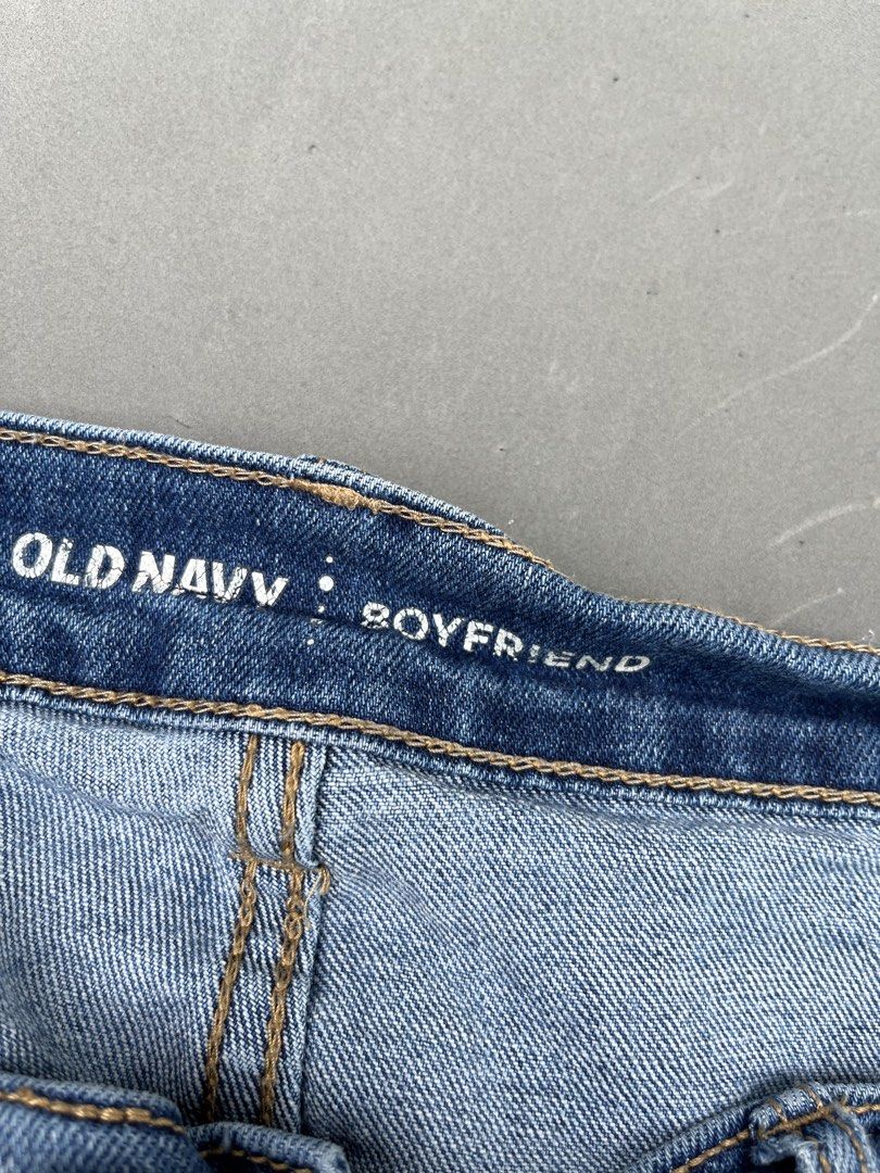 OLD NAVY BOYFRIEND DENIM SHORT (Category: Shorts) located in Quezon City. Submitted by kentstuff (Listing ID 1464420171, Image 3). Description: OLD NAVY Waist: 40-44 Length: 14 Leg Hole: 13 Condition: Excellent CR: 9.8/10 Issue: ❌.