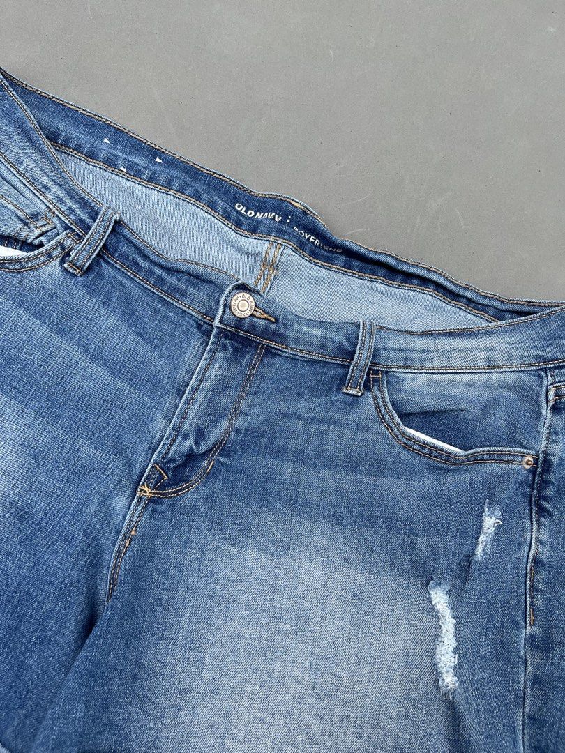 OLD NAVY BOYFRIEND DENIM SHORT (Category: Shorts) located in Quezon City. Submitted by kentstuff (Listing ID 1464420171, Image 2). Description: OLD NAVY Waist: 40-44 Length: 14 Leg Hole: 13 Condition: Excellent CR: 9.8/10 Issue: ❌.