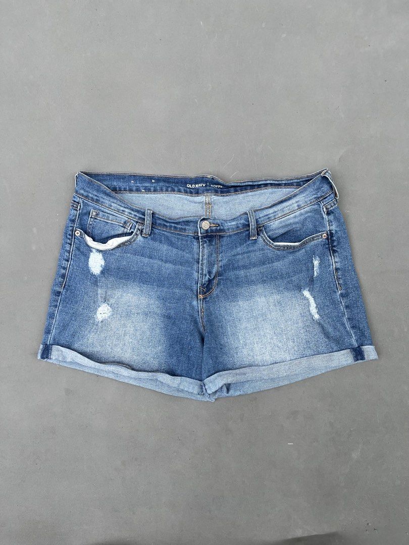 OLD NAVY BOYFRIEND DENIM SHORT (Category: Shorts) located in Quezon City. Submitted by kentstuff (Listing ID 1464420171, Image 1). Description: OLD NAVY Waist: 40-44 Length: 14 Leg Hole: 13 Condition: Excellent CR: 9.8/10 Issue: ❌.