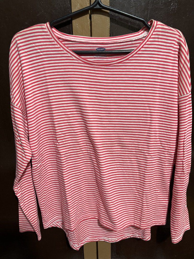 Old navy kids longsleeves top (Category: Babies & Kids Fashion) located in Quezon City. Submitted by den.declutters (Listing ID 1464568572, Image 1). Description: .