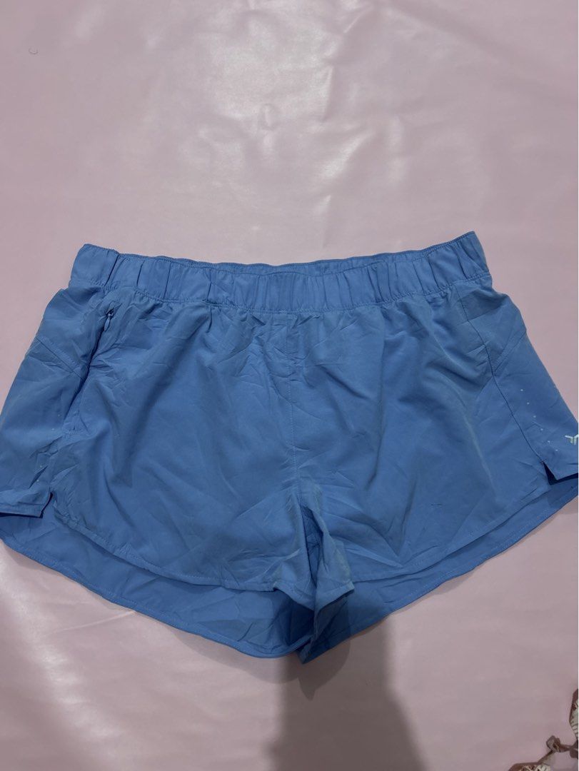 Old Navy Running Short (Category: Activewear) located in Manila. Submitted by chen_clybelles (Listing ID 1464512437, Image 1). Description: .