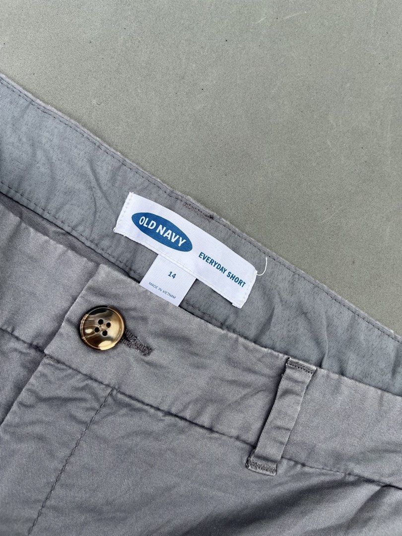 OLD NAVY WALK SHORT (Category: Shorts) located in Quezon City. Submitted by kentstuff (Listing ID 1464421394, Image 2). Description: OLD NAVY Waist: 38-40 Length: 18 Leg Hole: 12 Condition: Excellent CR: 9.8/10 Issue: ❌.