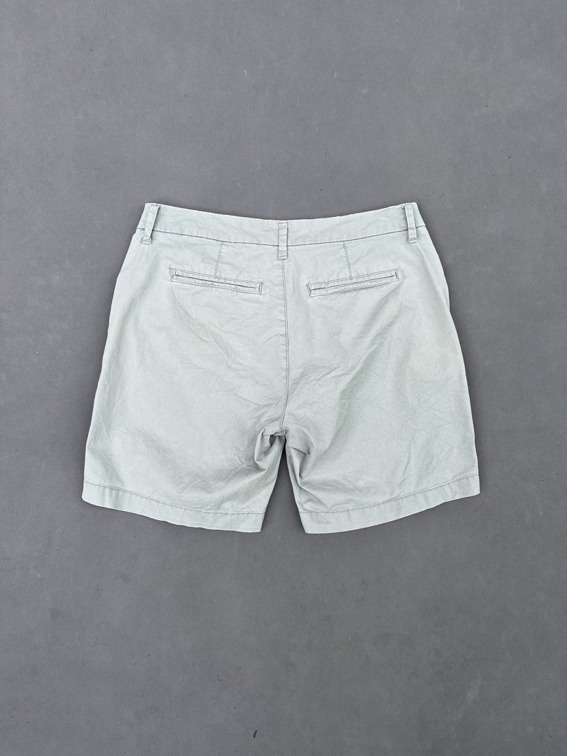 OLD NAVY WALK SHORT (Category: Shorts) located in Quezon City. Submitted by kentstuff (Listing ID 1464422779, Image 3). Description: OLD NAVY Waist: 30-31 Length: 15 Leg Hole: 9.5 Condition: Excellent CR: 9.8/10 Issue: ❌.