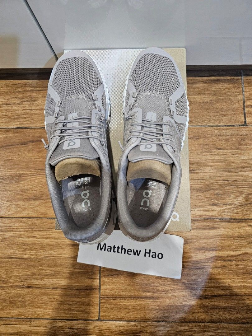 On cloud 6 men fog white (Category: Sneakers) located in Manila. Submitted by machoxmatt (Listing ID 1464401488, Image 2). Description: For sale: On running cloud 6 fog white Brandnew Size: 10us men Mop:bdo/gcash Shipping at buyer's expense.