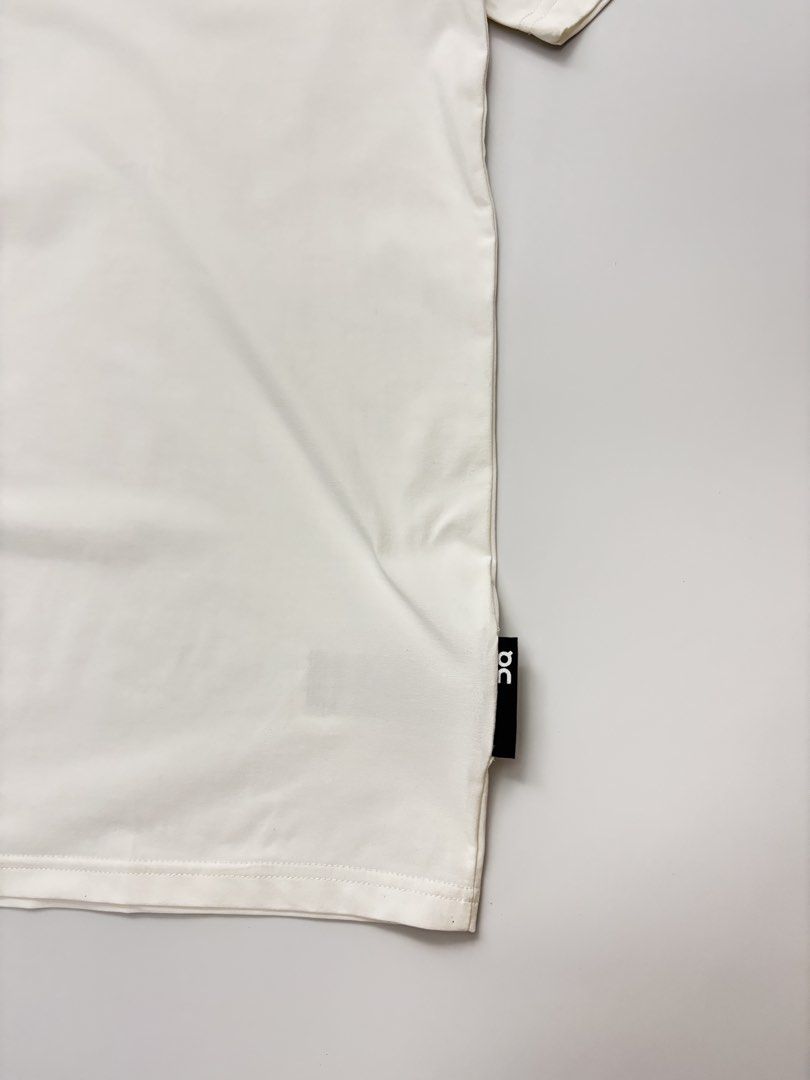 ON CLOUD CLUB T SHIRT (Category: Tshirts & Polo Shirts ) located in Quezon City. Submitted by one2onemnl (Listing ID 1464540717, Image 3). Description: Brandnew with hangtags Complete tags Size: Medium (22 x 28) Size: Large (23 x 29) Send us a message to purchase 📩.