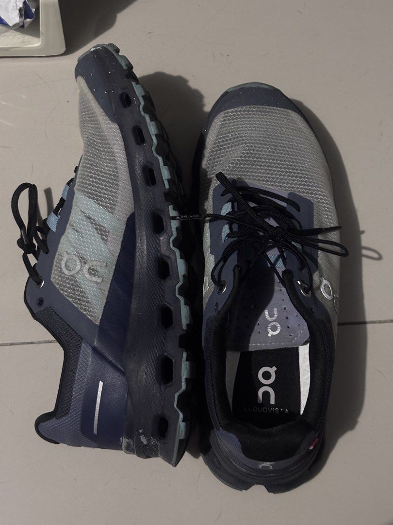 On Cloudvista 7.5W (Category: Sneakers) located in San Fernando. Submitted by filmmmmm (Listing ID 1464471562, Image 2). Description: On Cloudvista – Size 7.5W 👟 Pre-loved / Used 📌 Size: US 7.5W 📌 Visible signs of wear, including color peeling and glued side 📌 I tried to glue the side (please see close-up photo), but the glue may wear off again after use 📌 Selling as-is.