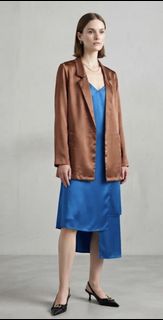 (Category: ) located in . Submitted by saksthriftavenuebyluckymaria8 (Listing ID 1464495975, Image 1). Description: .