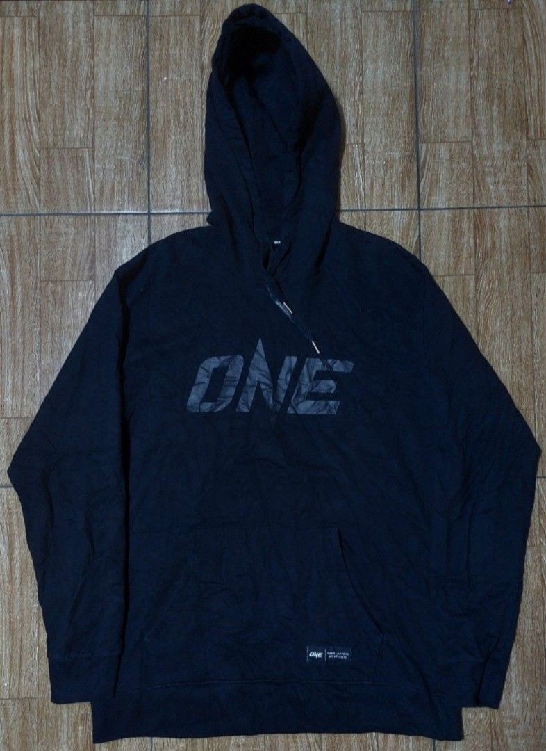 ONE CHAMPIONSHIP Pullover Hoodie (Category: Coats, Jackets and Outerwear) located in Baguio. Submitted by wagwagan_001 (Listing ID 1464463857, Image 1). Description: Excellent condition Large 22 x 29 880 +sf.