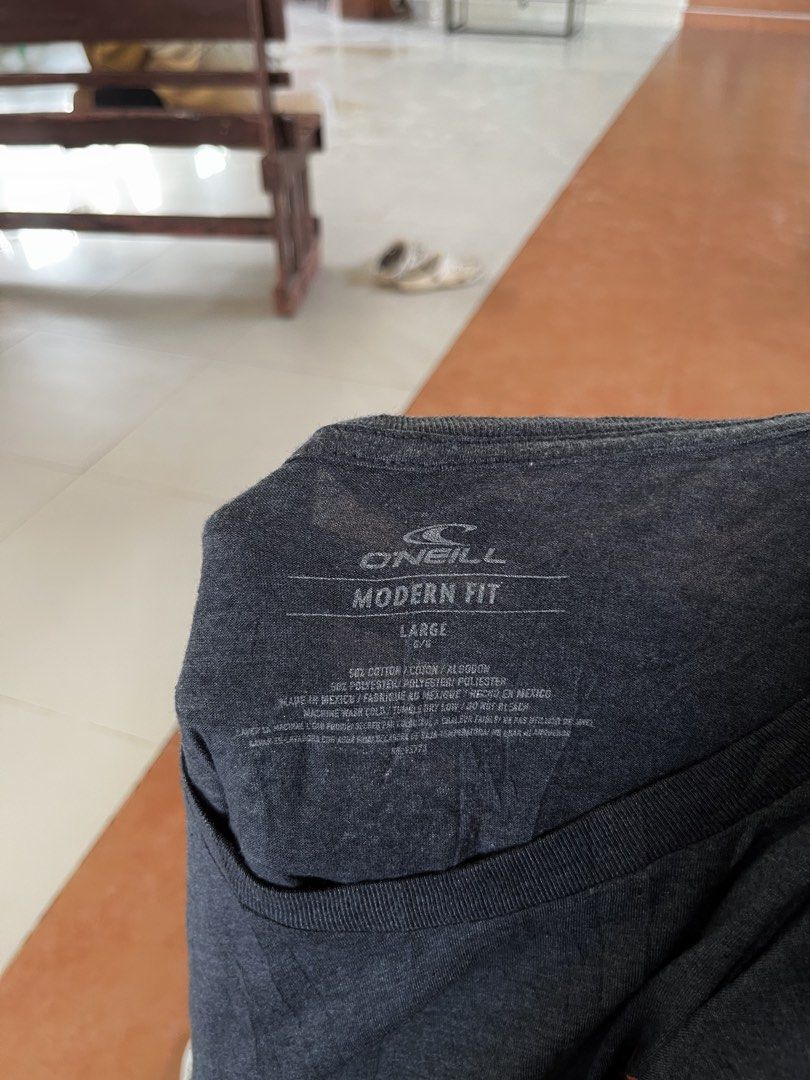 ONEILL (Category: Tshirts & Polo Shirts ) located in Asuncion (Saug). Submitted by carls_thrift21 (Listing ID 1464497513, Image 3). Description: ONEILL Size: Large Dimes: 20/28 Excellent Condition 10/10 Color Rate .