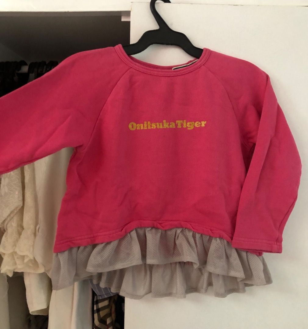 [F] Onitsuka Tiger - Long sleeve sweatshirt / pullover (Category: Babies & Kids Fashion) located in San Juan City. Submitted by ttanmien (Listing ID 1464551066, Image 1). Description: ⚜️✨⚜️✨⚜️✨⚜️✨⚜️✨⚜️ 💁🏻‍♀️SELLING PRICE: ₱300 Original Price: Above ₱2,000 💁🏻‍♀️Size: Width x Length = 14 inch x 17 inch Armpit to armpit (width measurement) Shoulders to bottom (length measurement) Tag size: 120 (May fit kids from 4 years old to 7 years old depend