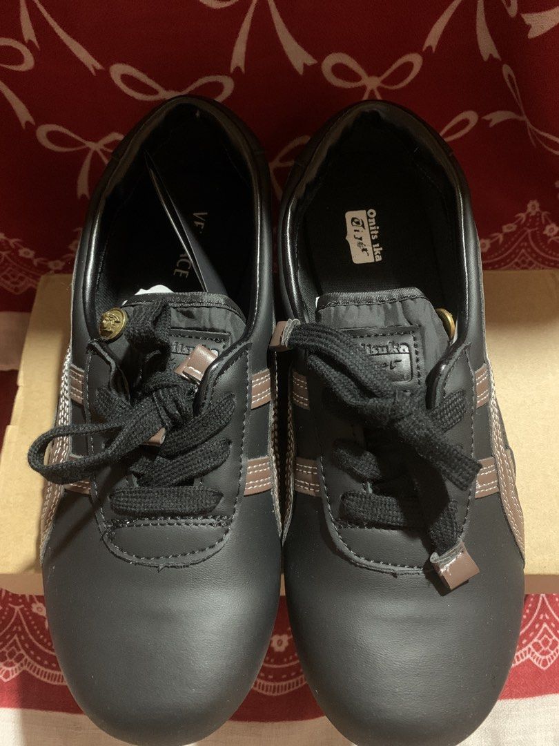 Onitsuka Tiger Mexico 66 (Category: Sneakers) located in Navotas City. Submitted by elaitems (Listing ID 1464523130, Image 3). Description: - Classic Onitsuka Tiger Mexico 66 sneakers - Comes with the box - Size: 39 - UNISEX - Never been used, recently purchased - Direct from factory - NEGOTIABLE PRICE ‼️.