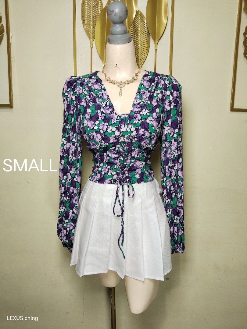 ONLY purple floral top longsleeve (Category: Longsleeves) located in Manila. Submitted by lexusthrift1995 (Listing ID 1464359697, Image 1). Description: Size- SMALL Color rate- 10/10 Condition- 10/10 issue- no issue good condition ‼️150.pesos plus shipping fee 💸MODE OF PAYMENT- GCASH payment first 🚛MODE OF DELIVERY- J&T or LALAMOVE 📍LOCATION- NORTH CALOOCAN CAMARIN BRGY.177 1705 SUNFLOWER STREET. 🗒Note: Please manage your expectations ✅Color: