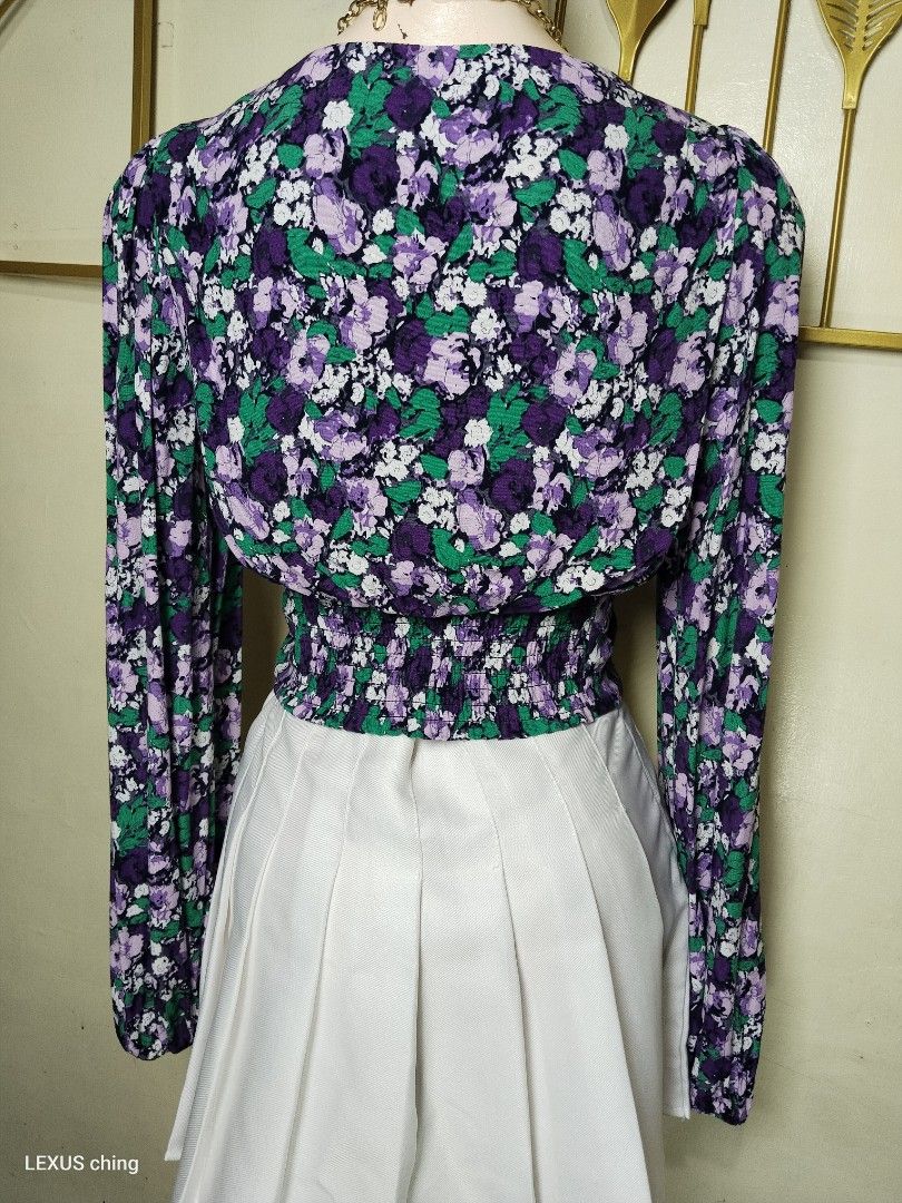 ONLY purple floral top longsleeve (Category: Longsleeves) located in Manila. Submitted by lexusthrift1995 (Listing ID 1464359697, Image 2). Description: Size- SMALL Color rate- 10/10 Condition- 10/10 issue- no issue good condition ‼️150.pesos plus shipping fee 💸MODE OF PAYMENT- GCASH payment first 🚛MODE OF DELIVERY- J&T or LALAMOVE 📍LOCATION- NORTH CALOOCAN CAMARIN BRGY.177 1705 SUNFLOWER STREET. 🗒Note: Please manage your expectations ✅Color: