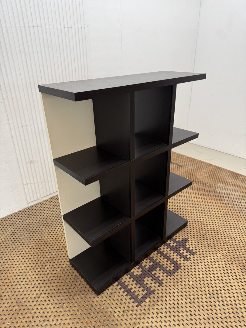 Openshelves (Category: Shelves, Cabinets & Racks) located in Quezon City. Submitted by matetdevis13 (Listing ID 1464526909, Image 3). Description: Modern 4-Tier Open Display Shelf / Bookcase Price: 5,500 L33.5 x W12 x H43.5 In good condition Code MJS15-R3.