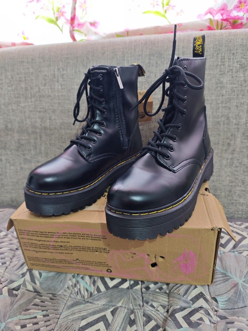 ORIGINAL DR. MARTENS JADON ZIP BOOTS UNISEX (Category: Boots) located in Dinalupihan. Submitted by kddulce001 (Listing ID 1464383366, Image 1). Description: FS ONLY!!! ORIGINAL Dr. Martens Jadon | Zip Unisex Boots Size Euro 38 / Us 8 Bnew never been used Available cod/cop via lbc plus sf Pm/dm me for more questions Location Bataan.