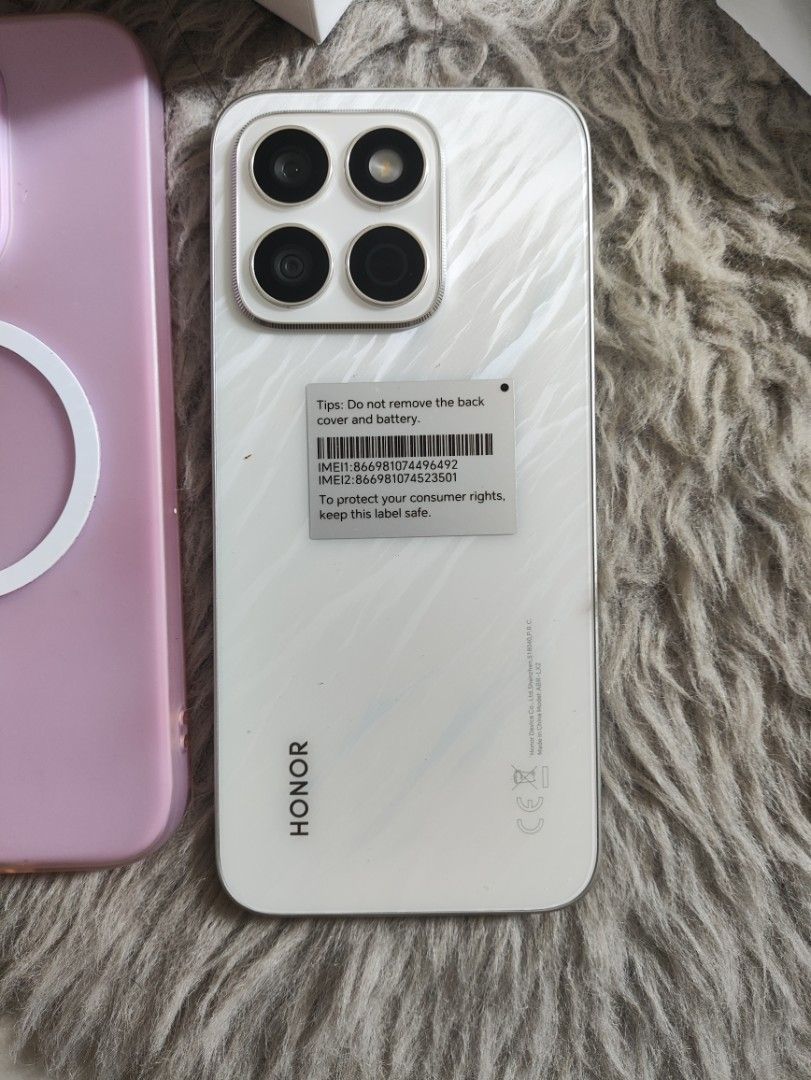 Original Honor x8c 8/512gb (Category: Android Others) located in Rodriguez. Submitted by nemucohsiri (Listing ID 1464358485, Image 2). Description: • Display: 6.7-inch AMOLED FHD+ display with a 120Hz refresh rate and 3840Hz PWM dimming. • Processor: Qualcomm Snapdragon 685 (4G). • Memory & Storage: 16GB RAM equivalent (8GB physical + 8GB RAM Turbo) and 512GB internal storage. • Rear Camera: 108MP main camera with OIS (Optical Image Stabilization