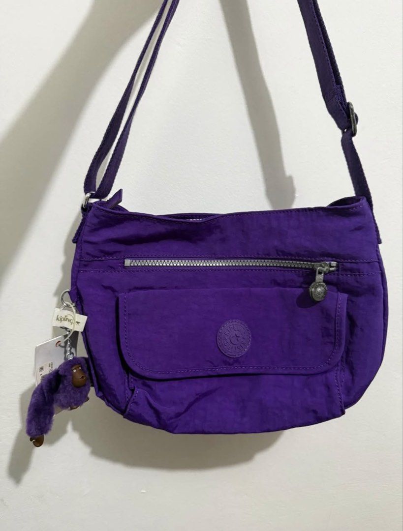 Original Kipling Bag (Category: Cross-body Bags) located in San Pedro. Submitted by hansytootsie_ (Listing ID 1464367444, Image 1). Description: Original Kipling Bag Brandnew Rare colorway of kipling bag Bought in US (original price $117 for both) Negotiable for sure buyer Rfs: Decluttering .