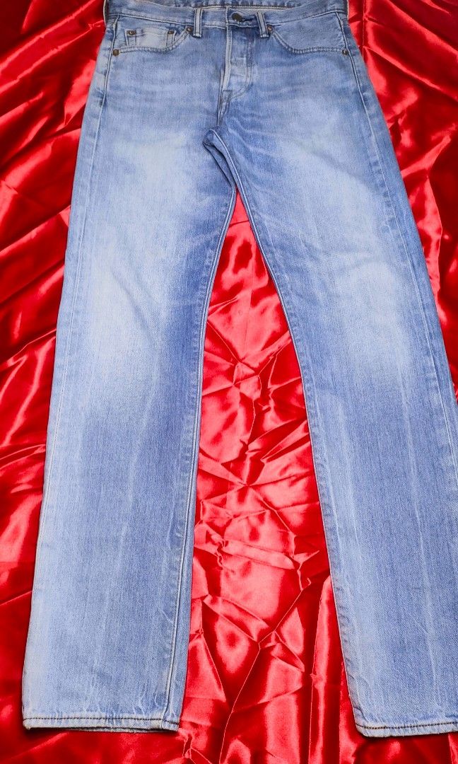 Original Levi's pants jeans (Category: Jeans) located in Pandi. Submitted by jeffreysflores17 (Listing ID 1464507928, Image 2). Description: Pakibasa po ng Maigi para iwas disappointed pag na received ang order ☺️ Price befor: ₱1,500❌ Price Now: ₱1,000✅ Waistline: 33 inches. Length: 42 inches. Hem: 7 inches..