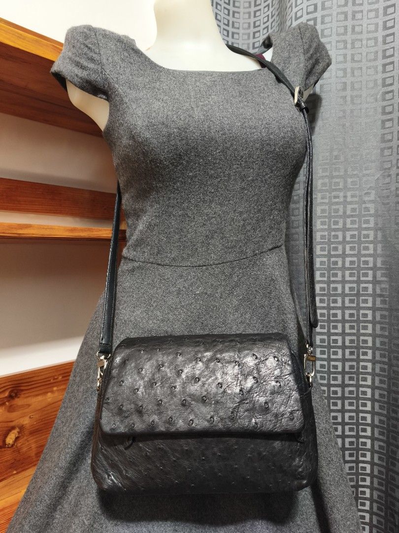 Ostrich Leather Crossbody Bag (Category: Cross-body Bags) located in Baguio. Submitted by queenlyne_vintage_rare_finds (Listing ID 1464473359, Image 1). Description: .