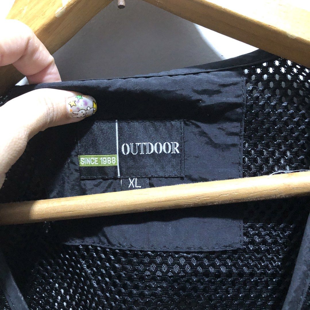 Outdoor Cargo Vest (Category: Coats, Jackets and Outerwear) located in Quezon City. Submitted by kitsune.treasures (Listing ID 1464451752, Image 3). Description: Outdoor on tag *First to pay policy! *1 day reservation only. Failure to pay on time, auto cancel. 📍Quezon City * MOD: J&T | Lalamove * MOP: GCASH | BPI 📦ON HAND AND READY TO SHIP! CONDITION: WHAT YOU SEE IS WHAT YOU GET. Dimensions: Kindly check the photos for the actual measurements.