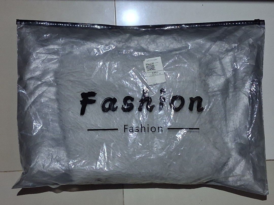 Oversized Fur Sweater (Category: Coats, Jackets and Outerwear) located in Manila. Submitted by wise.valix (Listing ID 1464410002, Image 1). Description: Oversized Fur Sweater Never been used. Protected in a sealed bag Size: Medium RFS: Needed space Loc: QC Payment Method: Gcash or Cash if meetup.