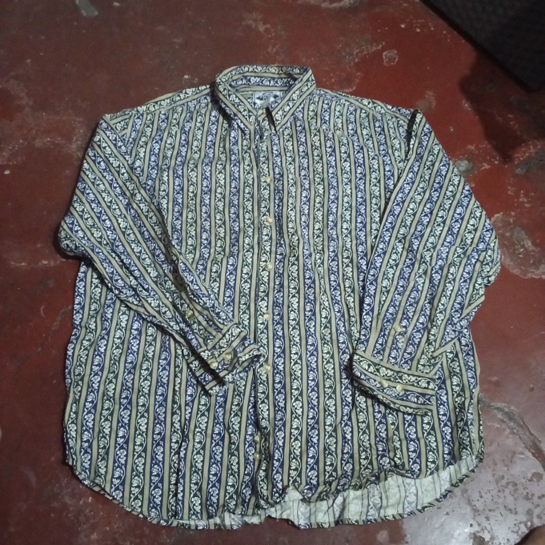 Pacific club long sleeve (Category: Coats, Jackets and Outerwear) located in Manila. Submitted by tcbukay_zxc25 (Listing ID 1464503681, Image 1). Description: pacifi club long sleeve size large fit xl excellent.