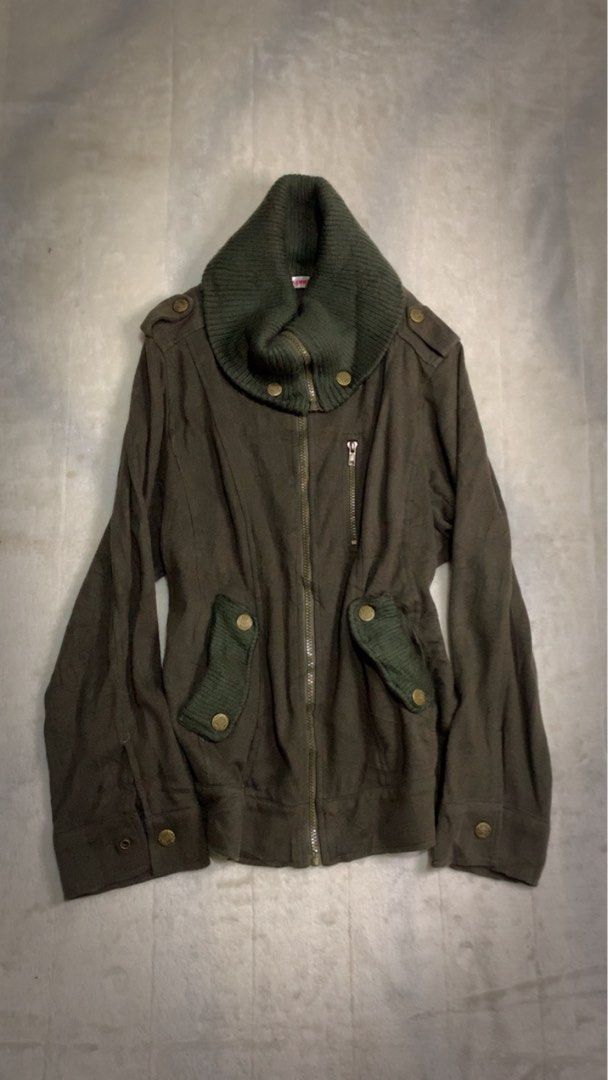 Palco jacket (Category: Coats, Jackets and Outerwear) located in Aloran. Submitted by cowskin_927 (Listing ID 1464472419, Image 1). Description: Palco jacket Japanese brand Size medium 21 x 24 No flaws.