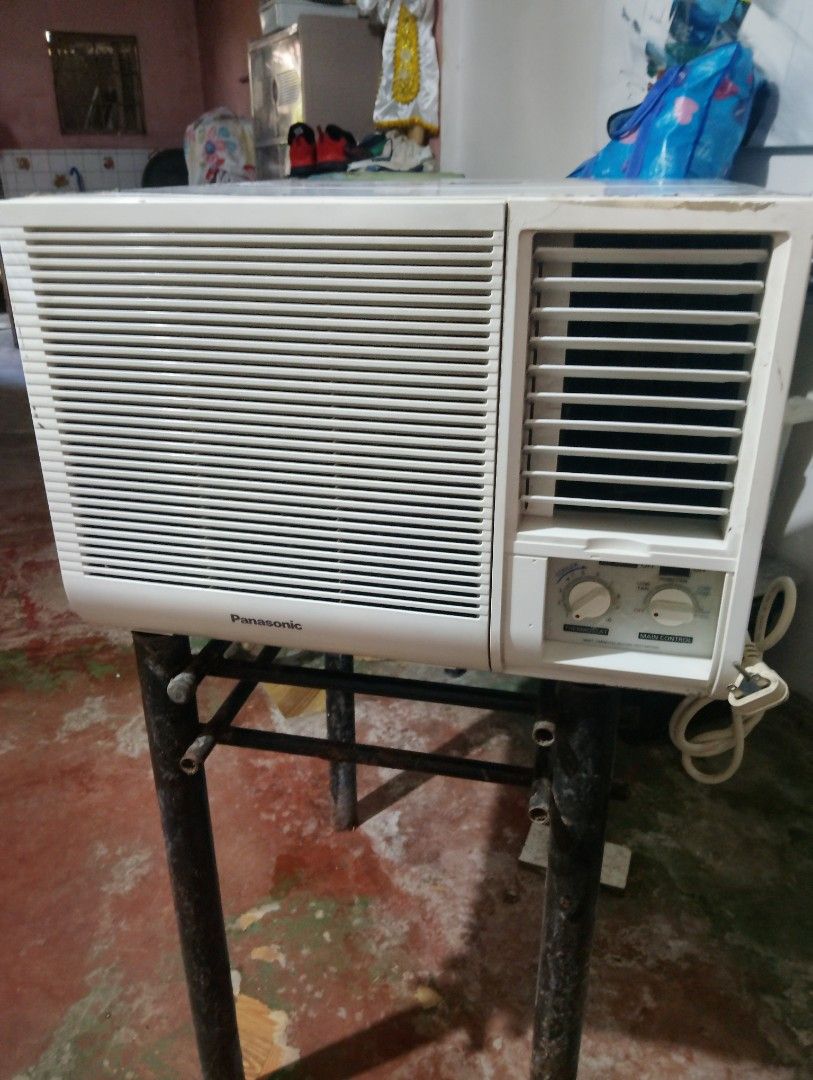 PANASONIC 1.0 HP AIRCON (Category: Air Conditioning and Heating) located in Manila. Submitted by tramo808 (Listing ID 1464361071, Image 1). Description: PANASONIC 1.0 HP WINDOW-TYPE AIRCON — ₱6,500 NEGOTIABLE Model: CW-SC105VPH Type: Standard Window-Type Aircon (Non-Inverter) Malakas pa ang lamig, malinis, at complete whole unit. ✅ No history of repairs ✅ Maintenance cleaning only ✅ Manual knob controls ✅ Presentable condition May adhesive residu