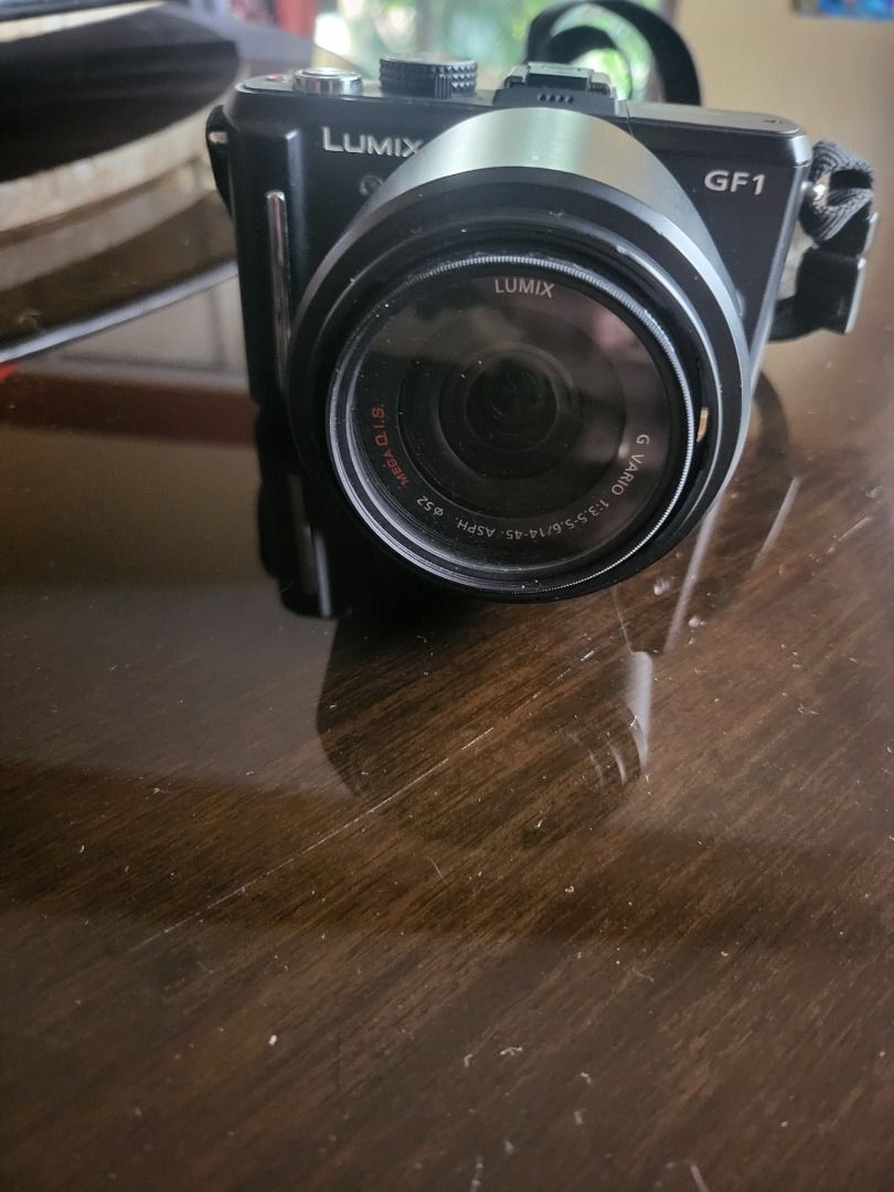 Panasonic Lumix GF1 mirrorless camera (Category: Cameras) located in Quezon City. Submitted by bguingona (Listing ID 1464372209, Image 3). Description: Lumix GF1.