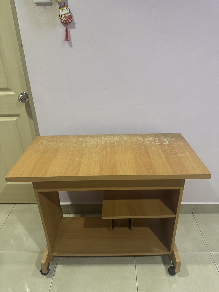 Pc table (Category: Tables & Sets) located in Ulu Kinta. Submitted by felixliverpool.10 (Listing ID 1464514792, Image 2). Description: Cheap let go RM10 self transport .
