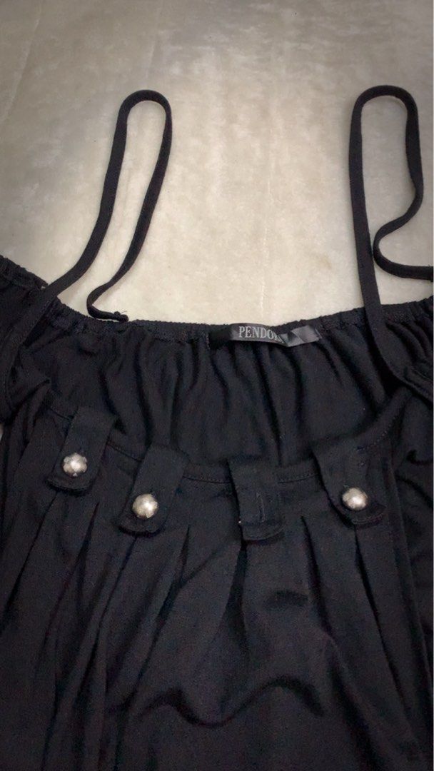 Pendora (Category: Blouses) located in Aloran. Submitted by cowskin_927 (Listing ID 1464475561, Image 3). Description: Pendora Size small to medium Flaws see pic* .