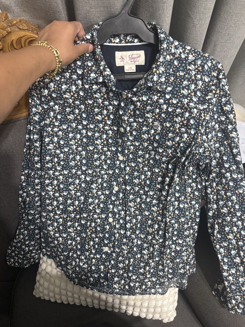 Penguin L (Category: Longsleeves) located in Manila. Submitted by prelovedbymb97 (Listing ID 1464533248, Image 2). Description: .