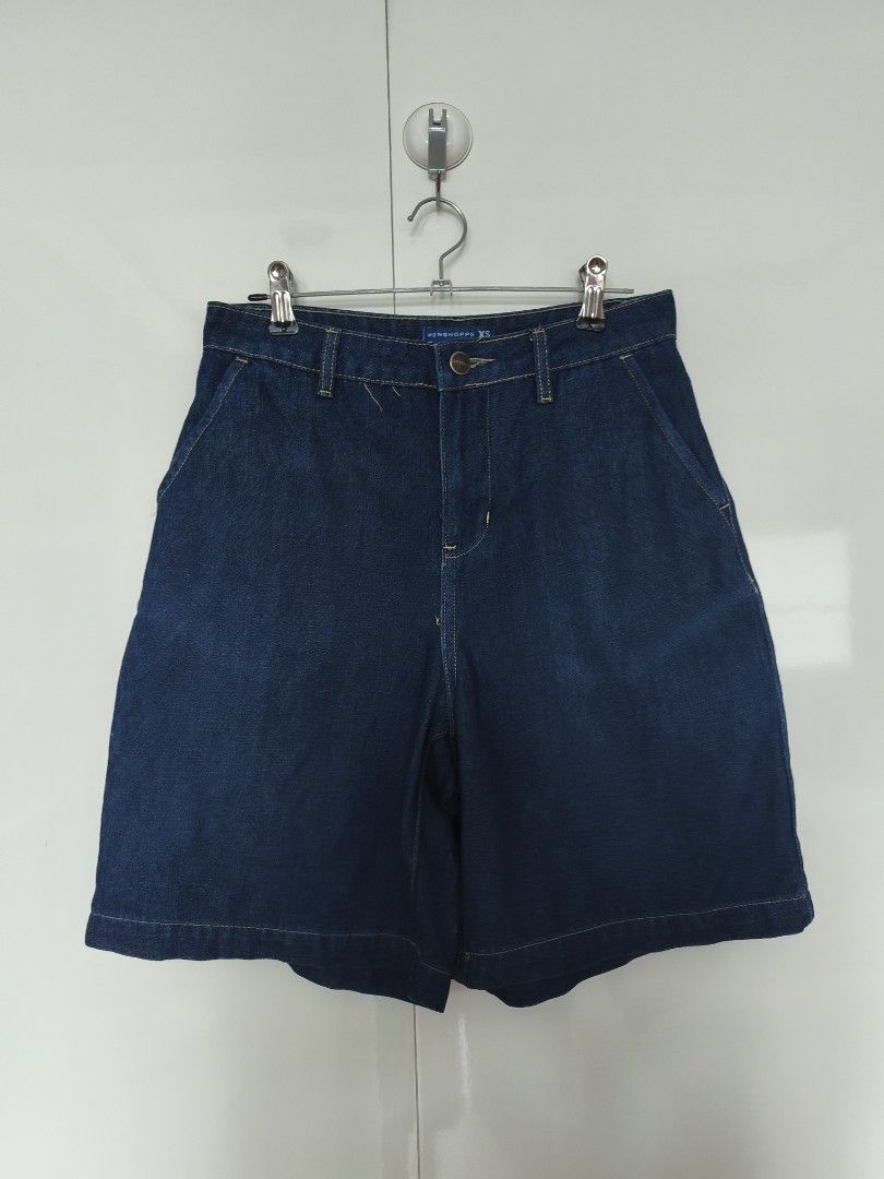 Penshoppe Denim Short (Category: Other Bottoms) located in Manila. Submitted by smilefashion08 (Listing ID 1464368552, Image 1). Description: Waist 26 Length 18.