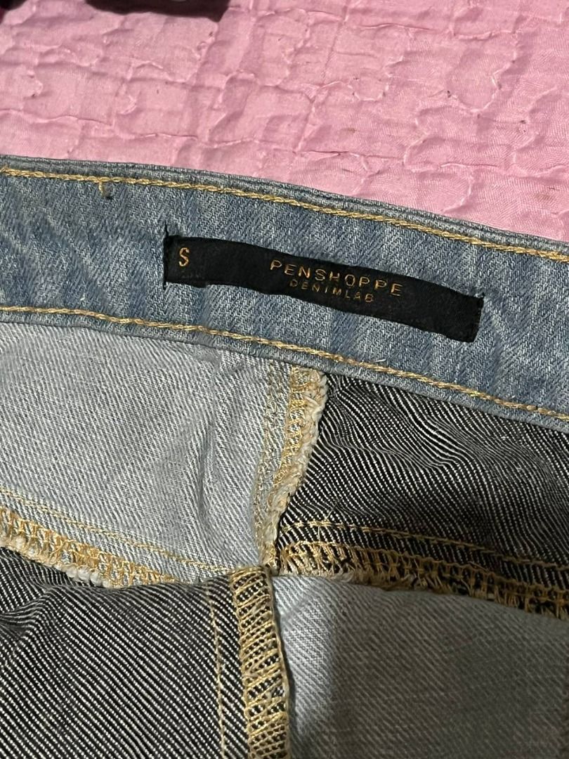 PENSHOPPE PATCHWORK DENIM OVERALL SKIRT (Category: Skirts) located in Quezon City. Submitted by trishiezz (Listing ID 1464499726, Image 3). Description: PENSHOPPE PATCHWORK DENIM OVERALL SKIRT Brand: Penshoppe Condition: Pre-loved — used twice only Style: Patchwork Denim Overall Skirt (no inner shorts inside) DETAILS • Authentic Penshoppe piece • Used twice only • Blue & white patchwork denim • Adjustable shoulder straps • Metal buckle fastenings