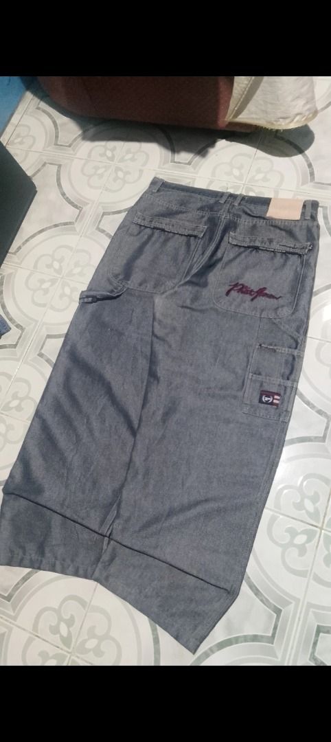 PhatFarm Shiny Carpenter Pants (Category: Jeans) located in Manila. Submitted by warmdragon.05fec7 (Listing ID 1464431473, Image 3). Description: Dimes: 36 on tag 42 15 10 good condition mid denim good for psg.