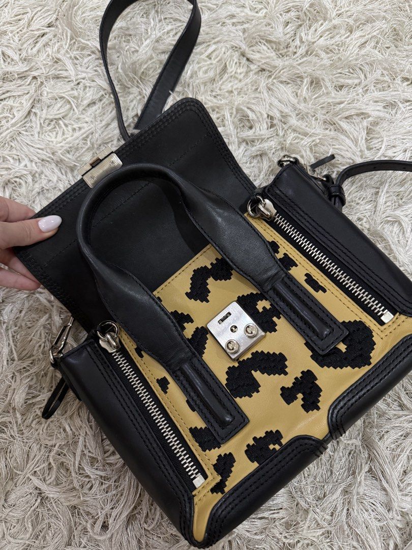 Philip Lim Mini Satchel Bag Limited Edition (Category: Cross-body Bags) located in Quezon City. Submitted by emily_in_pariss (Listing ID 1464426498, Image 2). Description: .