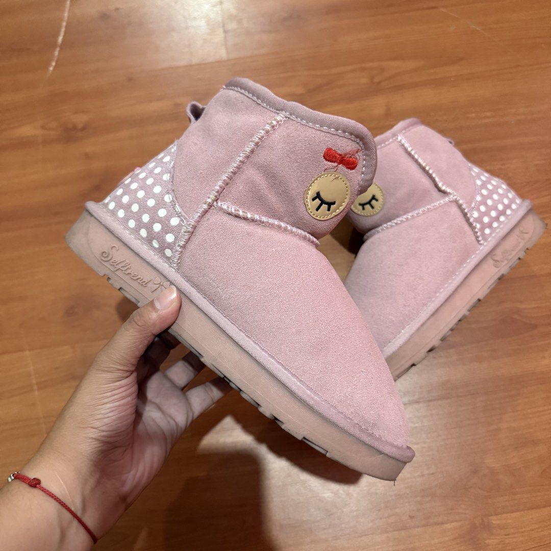 Pink Ankle Boots (Category: Boots) located in Baguio. Submitted by puss_n_boots2600 (Listing ID 1464420811, Image 2). Description: Pink Ankle Boots Size 37 Needs Cleaning.