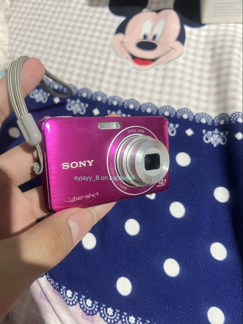 Pink digicam Sony w310 (Category: Cameras) located in Bulacan. Submitted by eyjayy_8 (Listing ID 1464566378, Image 1). Description: RFS: Di nagagamit MOP: Gcash payment first MOD: Jnt/lalamove No issues zoom working flash working no burn in lcd charger is included No dusts and fungi dm for sample pics .
