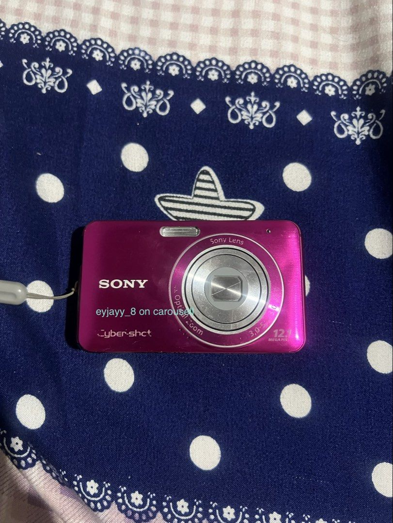 Pink digicam Sony w310 (Category: Cameras) located in Bulacan. Submitted by eyjayy_8 (Listing ID 1464566378, Image 2). Description: RFS: Di nagagamit MOP: Gcash payment first MOD: Jnt/lalamove No issues zoom working flash working no burn in lcd charger is included No dusts and fungi dm for sample pics .