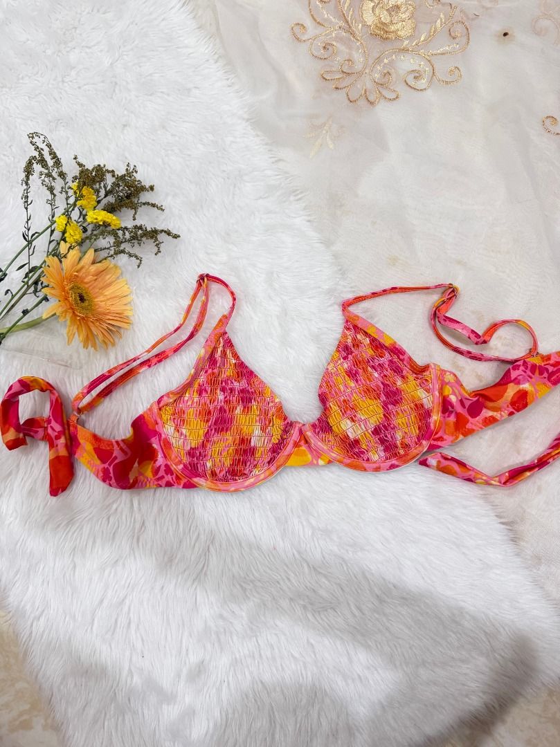 Pink Floral Bra (Category: Bikinis & Swimsuits) located in Mandaluyong City. Submitted by prelovedbyrinoa_ (Listing ID 1464359237, Image 1). Description: Cute and versatile swimsuit, perfect for beach days, pool trips, and vacations! 🌴✨ • Padded cups • Stylish & comfy fit • Preloved / used once • Good condition.