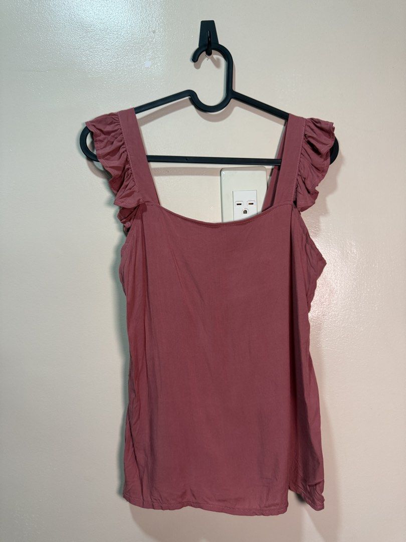 pink sleeveless top (Category: Sleeveless) located in Quezon City. Submitted by fashionifywardrobe8899 (Listing ID 1464566172, Image 1). Description: .