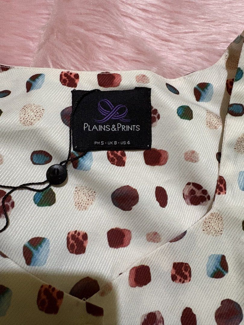 PLAINS & PRINTS Puff Sleeve Button-Up Crop Top (Category: Blouses) located in Tuguegarao City. Submitted by closet_jz (Listing ID 1464457037, Image 3). Description: .