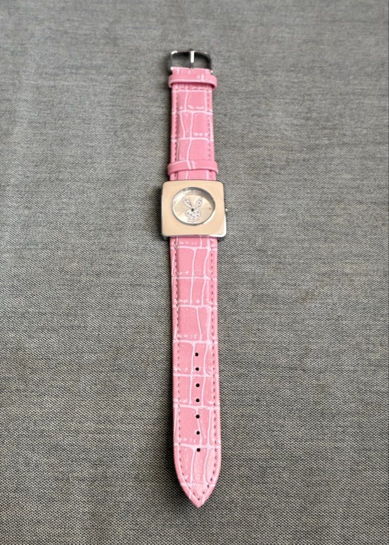 Playboy watch 4 款 （分類：手錶）位於 Hong Kong。 由 agelaste 提交（商品編號 1464449551，圖片 4）。簡介： 全新playboy手錶 錶帶已換，無盒無原包裝 $40 each。