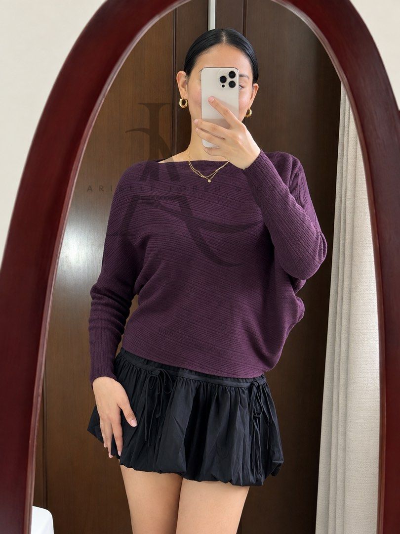 PLUM - BOAT NECK LONG SLEEVES / PULLOVER (Category: Longsleeves) located in Manila. Submitted by ariellelorenco (Listing ID 1464570061, Image 1). Description: 👉🏻Color: PLUM 👉🏻Plus size friendly (up to 2XL) 👉🏻Stretchable fabric 👉🏻Knitted fabric 👉🏻Boat neck neckline ***These are all actual photos ***Colors may vary due to lighting .