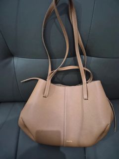 (Kategori: ) berada di . Dikirim oleh luxe_bagid (ID iklan 1464503686, Gambar 1). Deskripsi: .