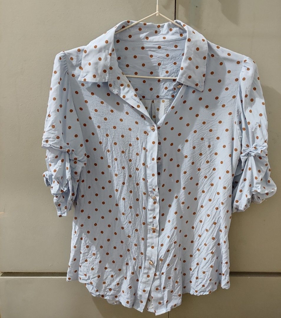 Polka dots top (Category: Blouses) located in Manila. Submitted by samm_00 (Listing ID 1464372257, Image 2). Description: .