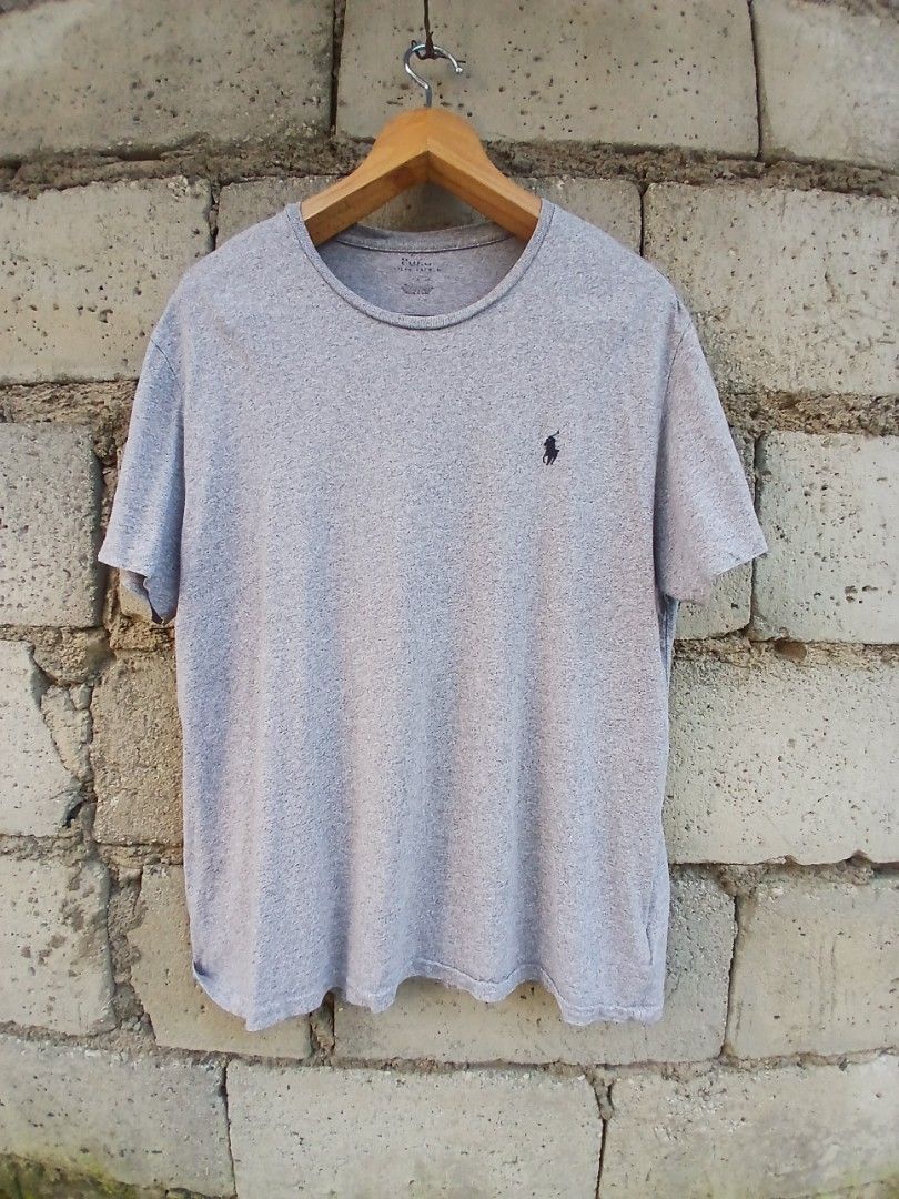 POLO RALF LAUREN TSHIRT LARGE (Category: Formal Shirts) located in Munoz. Submitted by cabalardomine98 (Listing ID 1464358879, Image 1). Description: EXCELLENT NO ISSUE.